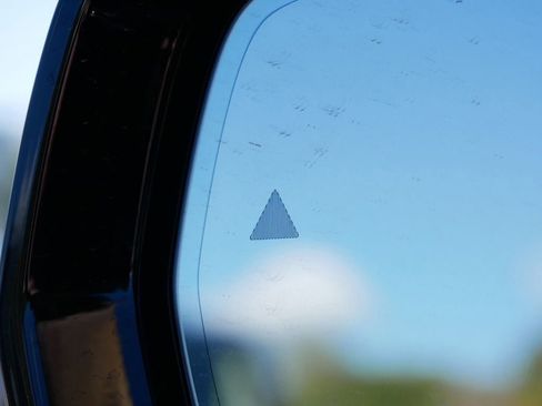 Certified 2025 Jeep Grand Cherokee L Limited w/ Luxury Tech Group II image 23