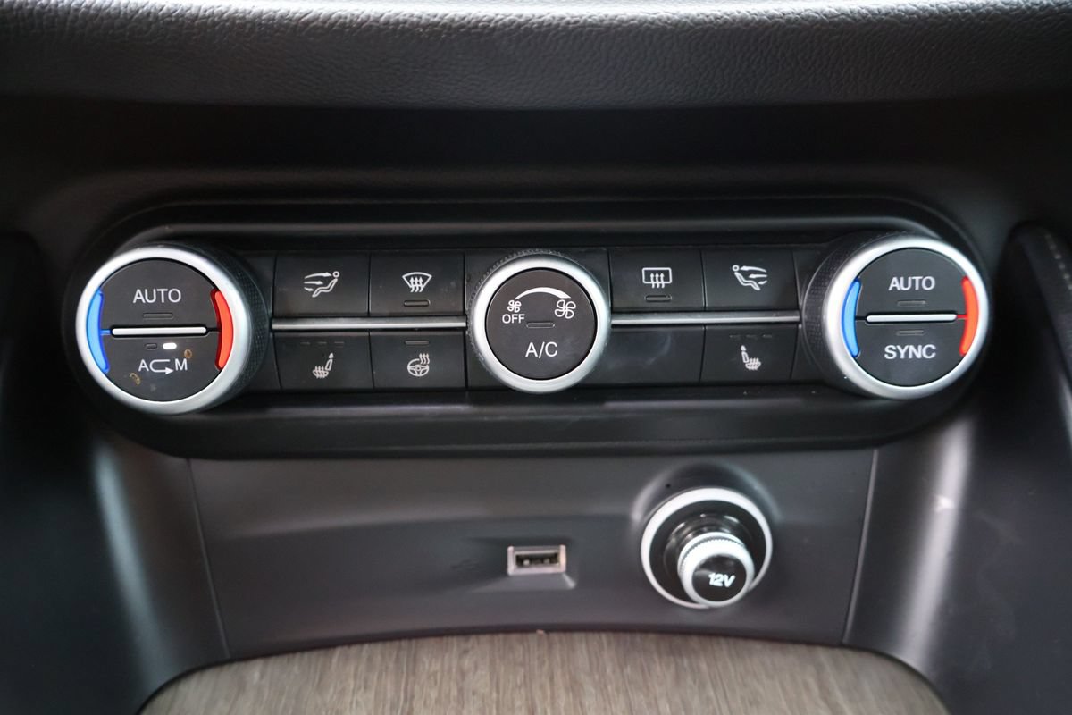 Used 2018 Alfa Romeo Stelvio Ti AWD/4WD image 16