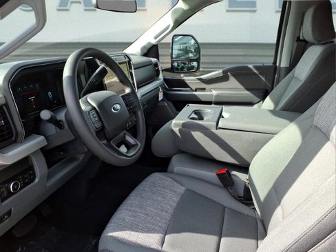 New 2026 Ford F250 XLT w/ XLT Premium Package AWD/4WD image 11