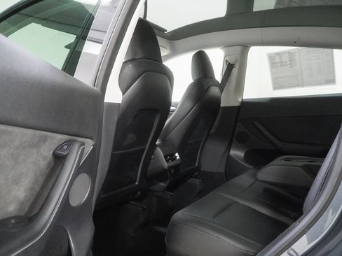 Used 2023 Tesla Model Y Long Range image 42