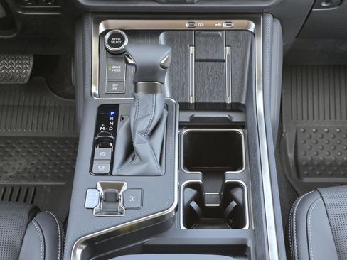 Certified 2026 Lexus GX 550 Luxury+ w/ Accessory Package (ZB) image 13