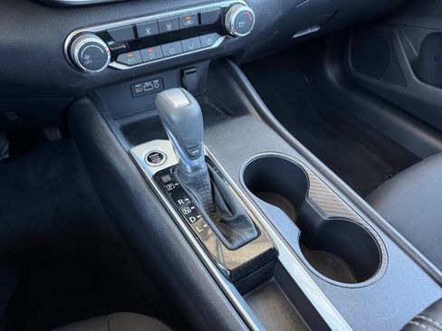Used 2025 Nissan Altima 2.5 SV FWD image 21