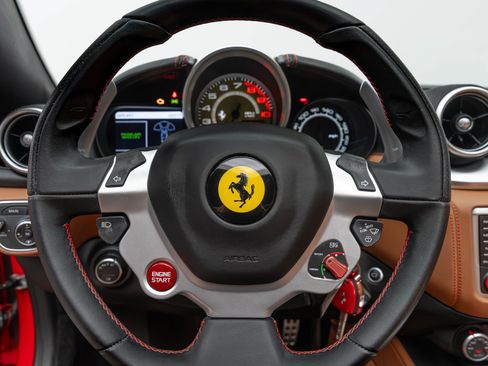 Certified 2016 Ferrari California T RWD image 24