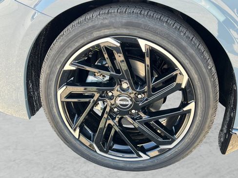 New 2026 Nissan Sentra SR w/ Floor Mat Package FWD image 23