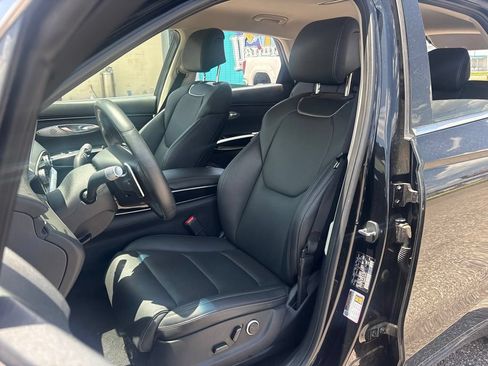 Used 2025 Genesis GV70 2.5T AWD/4WD image 9