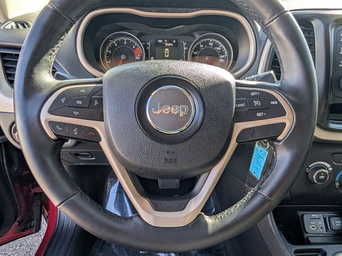 Used 2017 Jeep Cherokee Altitude image 31