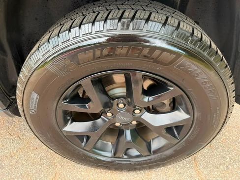 Used 2017 Jeep Cherokee Trailhawk AWD/4WD image 30