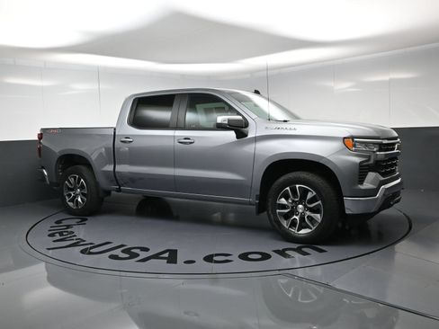 Used 2024 Chevrolet Silverado 1500 LT AWD/4WD image 2