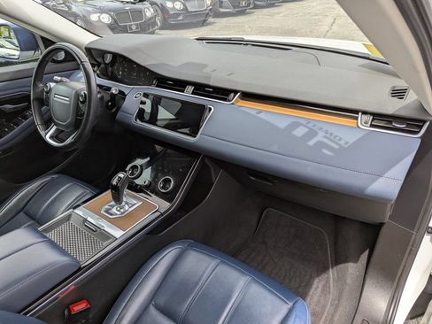 Used 2020 Land Rover Range Rover Evoque SE AWD/4WD image 32