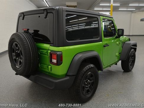 Used 2025 Jeep Wrangler Sport AWD/4WD image 11