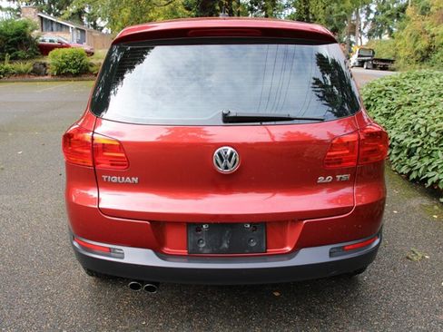 Used 2012 Volkswagen Tiguan S image 10