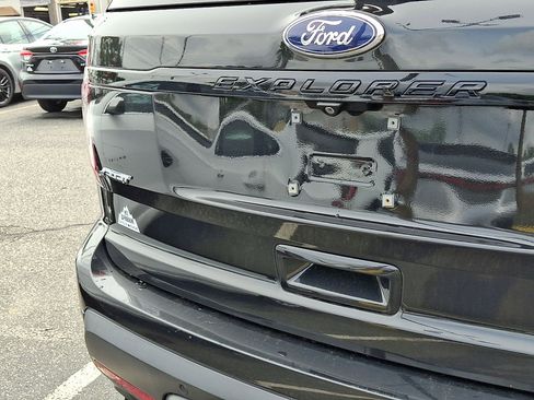 Used 2015 Ford Explorer Sport AWD/4WD image 16