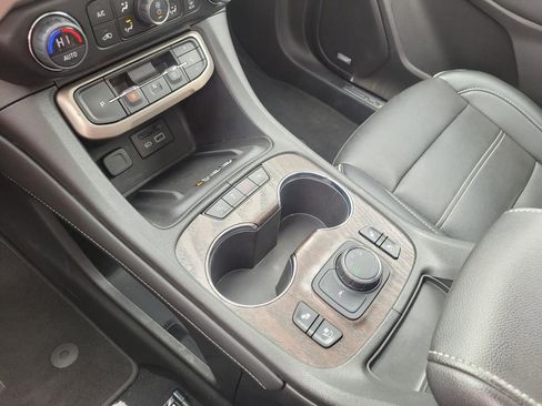 Used 2022 GMC Acadia Denali AWD/4WD image 30