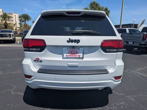 Used 2019 Jeep Grand Cherokee Altitude AWD/4WD image 5