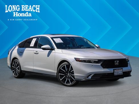 Used 2025 Honda Accord Touring image 1