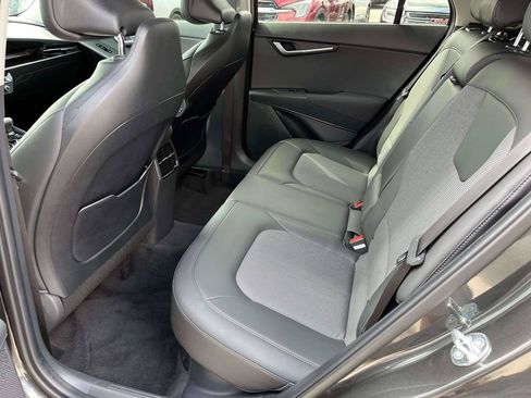 Certified 2025 Kia Niro EX FWD image 7