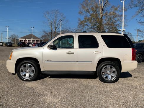 Used 2012 GMC Yukon SLT w/ SLT-2 Equipment Package image 5