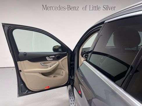 Used 2022 Mercedes-Benz GLC 300 4MATIC image 17