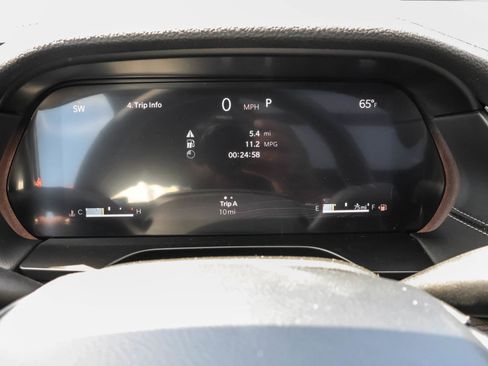 New 2025 Jeep Grand Cherokee Limited w/ Luxury Tech Group II image 27