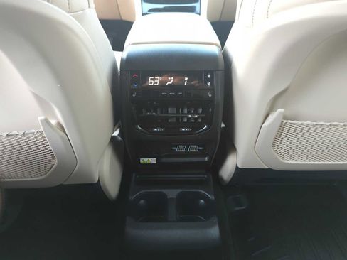 Used 2024 Jeep Grand Cherokee L Limited w/ Black Appearance Package AWD/4WD image 28