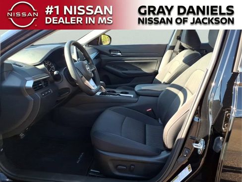 Certified 2025 Nissan Altima 2.5 SV FWD image 23