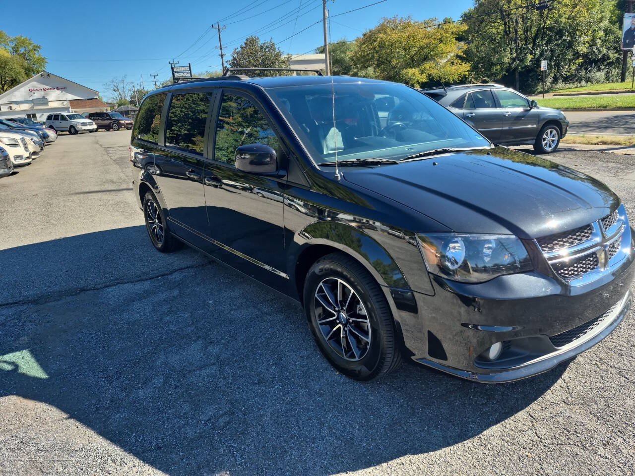 Used 2019 Dodge Grand Caravan GT FWD image 2