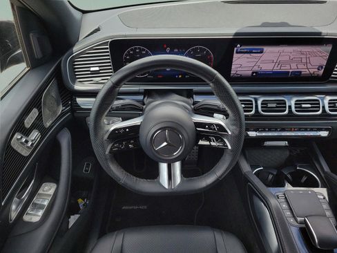 Used 2024 Mercedes-Benz GLS 450 4MATIC image 13