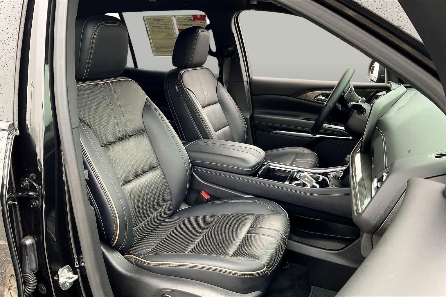 Used 2025 Chevrolet Traverse High Country w/ LPO, Floor Liner Package FWD image 23