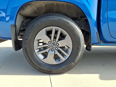 Used 2025 Nissan Frontier SV RWD image 20