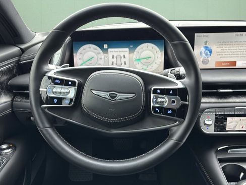 Used 2024 Genesis G90 3.5T image 25