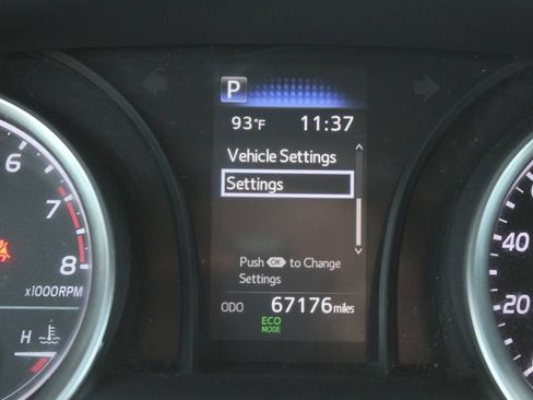 Used 2023 Toyota Camry LE FWD image 11