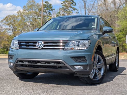 Used 2021 Volkswagen Tiguan SEL image 4