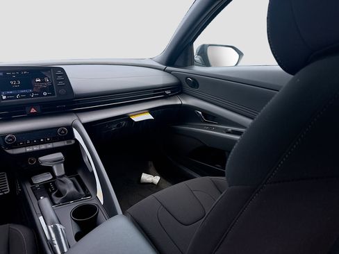 New 2026 Hyundai Elantra Sport FWD image 16