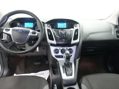 Used 2014 Ford Focus SE FWD image 25