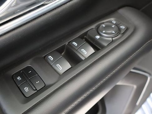 Used 2021 Chevrolet Suburban LT image 18