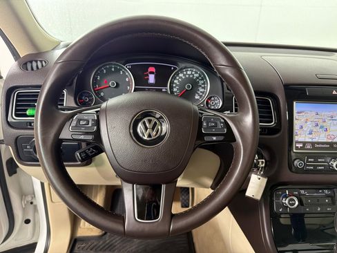 Used 2013 Volkswagen Touareg VR6 AWD/4WD image 15