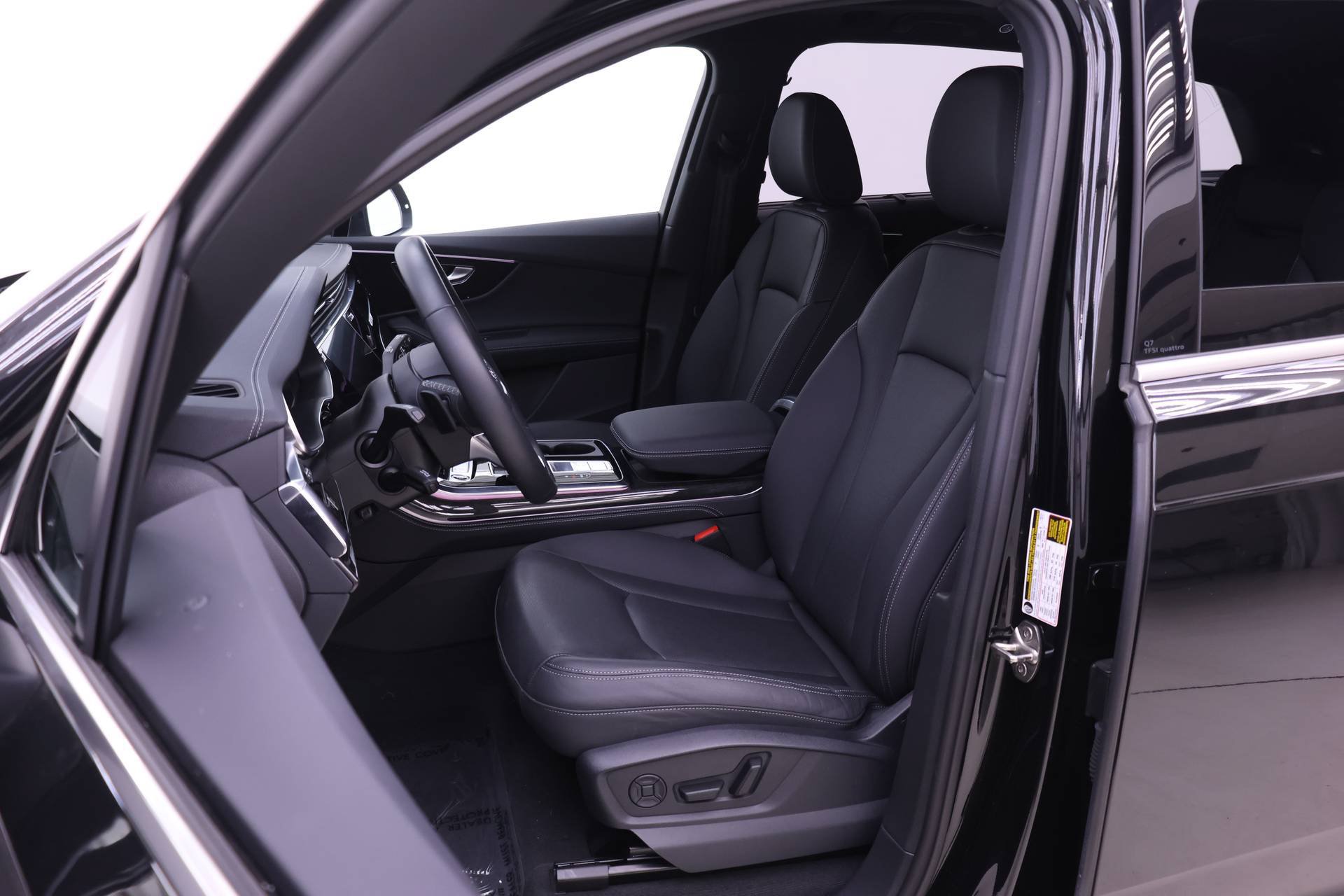 Certified 2025 Audi Q7 3.0T Premium Plus w/ Premium Plus Package AWD/4WD image 7