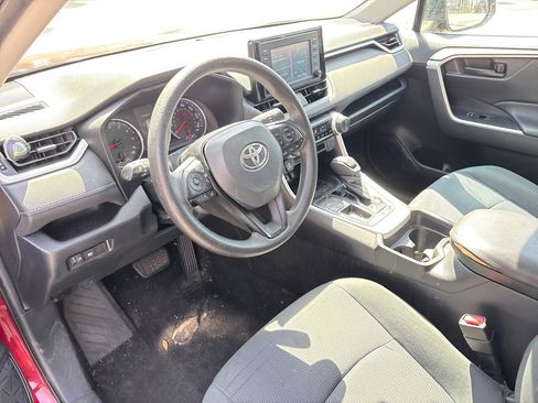 Used 2019 Toyota RAV4 LE image 6