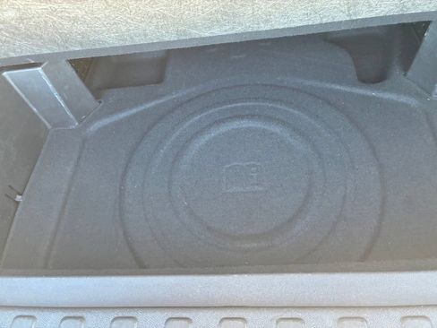 Used 2023 Chevrolet Equinox LT w/ LPO, Floor Liner Package FWD image 29