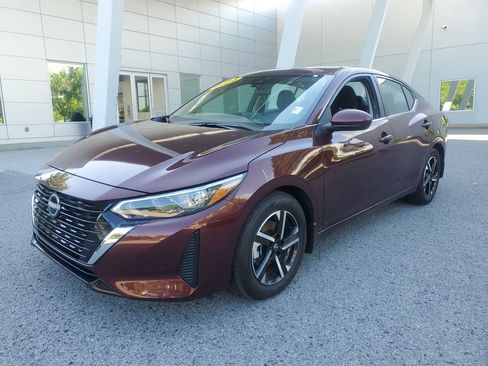 Certified 2025 Nissan Sentra SV FWD image 2