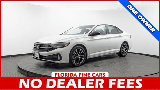 Used 2024 Volkswagen Jetta Sport FWD image 1