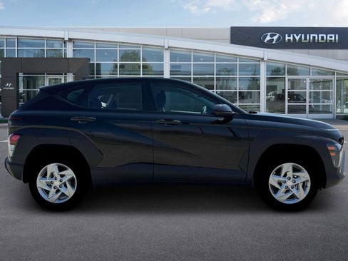 New 2026 Hyundai Kona SE image 9