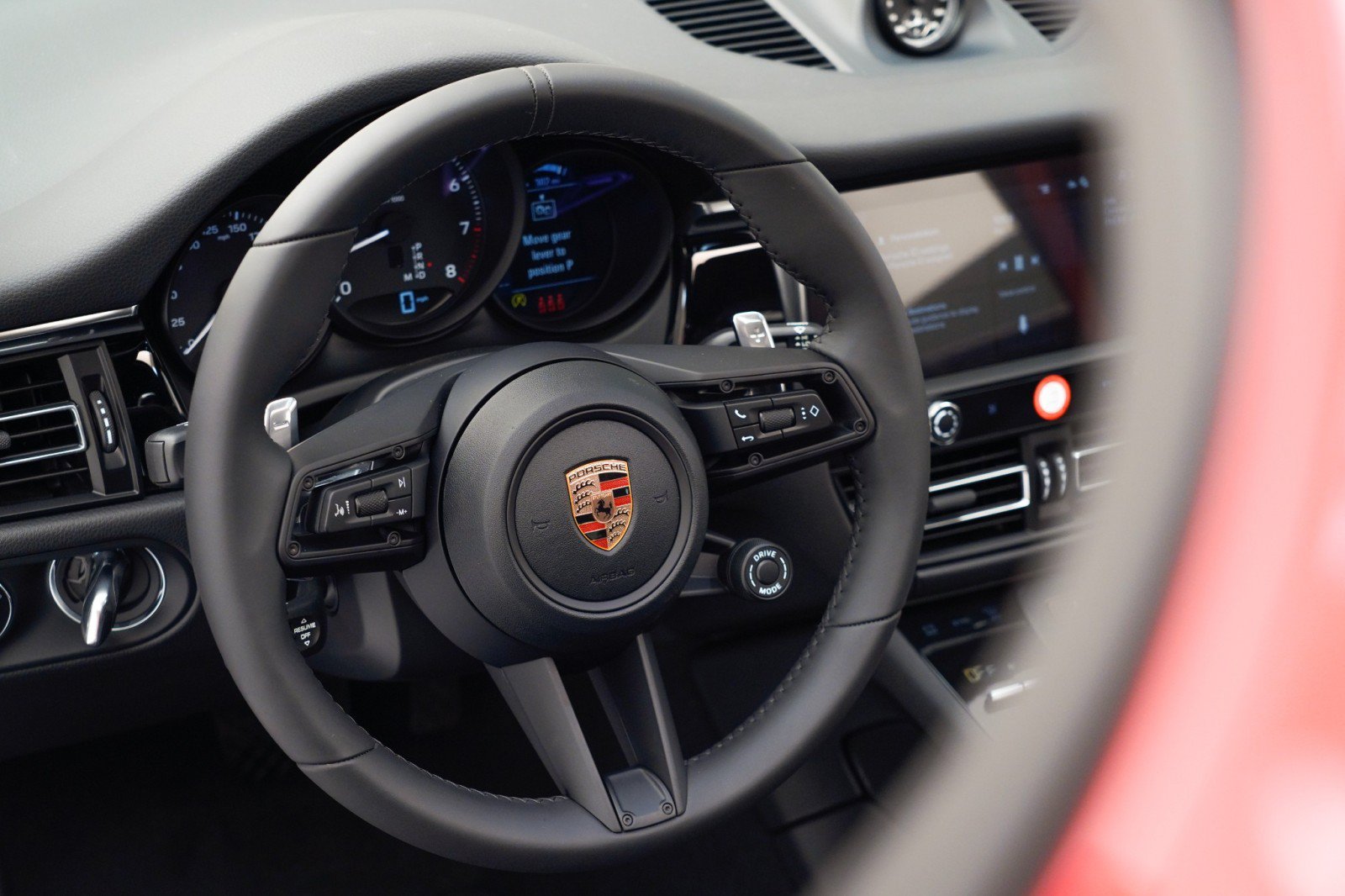Certified 2026 Porsche Macan AWD/4WD image 22