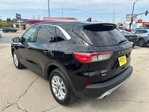Used 2021 Ford Escape SE image 5
