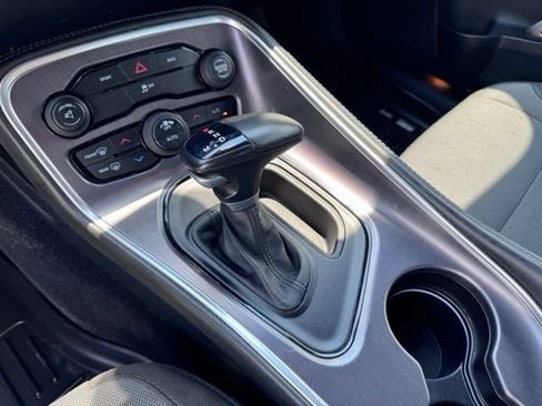 Used 2016 Dodge Challenger SXT RWD image 20
