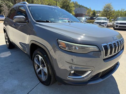 Used 2019 Jeep Cherokee Limited w/ Luxury Group image 7