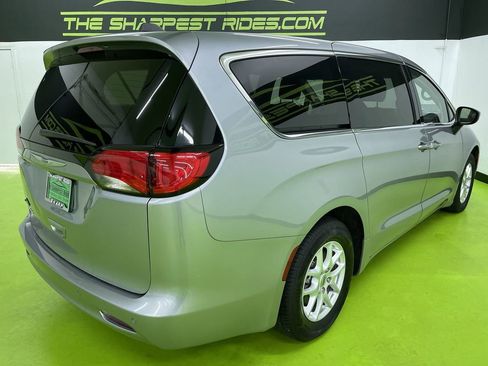 Used 2021 Chrysler Voyager LX w/ Cold Weather Group image 10