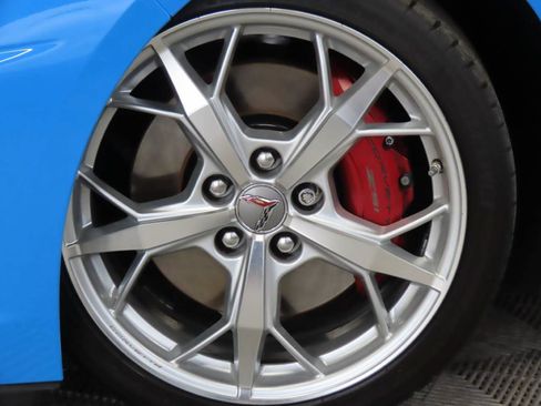 Used 2020 Chevrolet Corvette Stingray Coupe w/ Z51 Performance Package RWD image 7