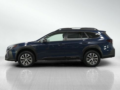 Used 2023 Subaru Outback Premium AWD/4WD image 2