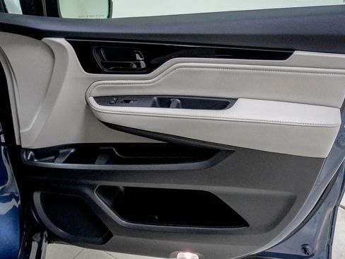 Used 2025 Honda Odyssey Elite image 33